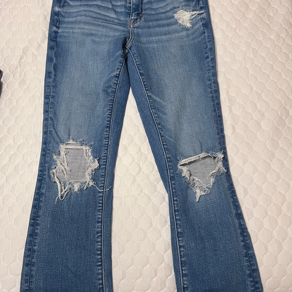 American Eagle Distressed Women's high rise skinny kick jeans